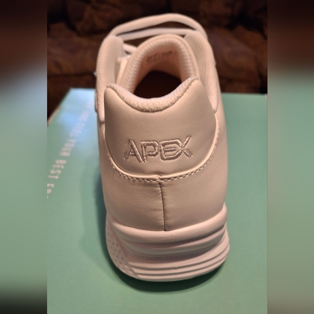 APEX - Picture 4 of 9